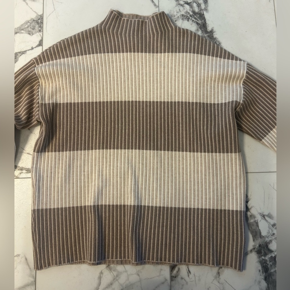 Super cute turtle neck sweater